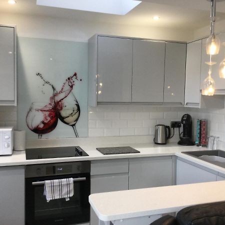 Leafy Lytham Central Lovely Ground Floor 1 Bedroom Apartment With Private Garden In Lytham Dog Friendly Lytham St Annes Extérieur photo