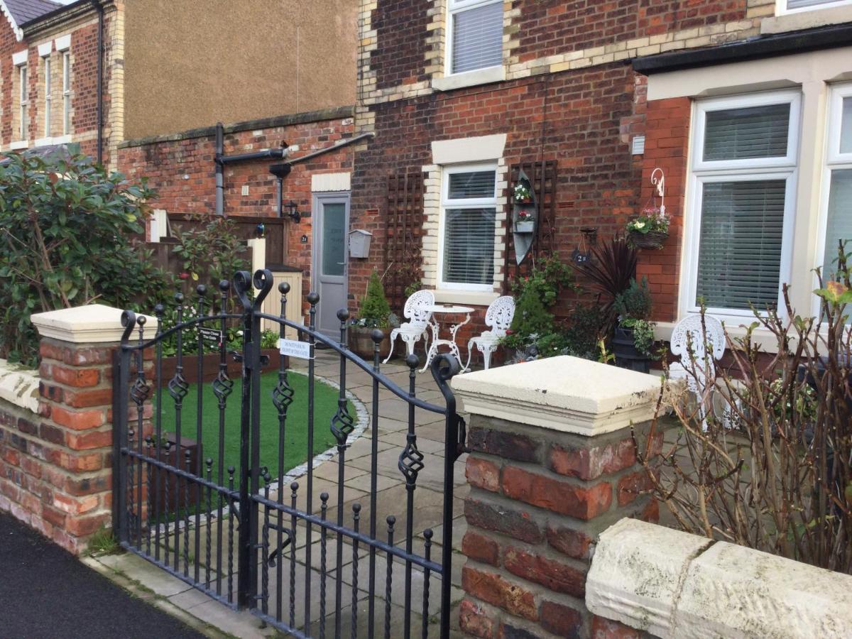 Leafy Lytham Central Lovely Ground Floor 1 Bedroom Apartment With Private Garden In Lytham Dog Friendly Lytham St Annes Extérieur photo