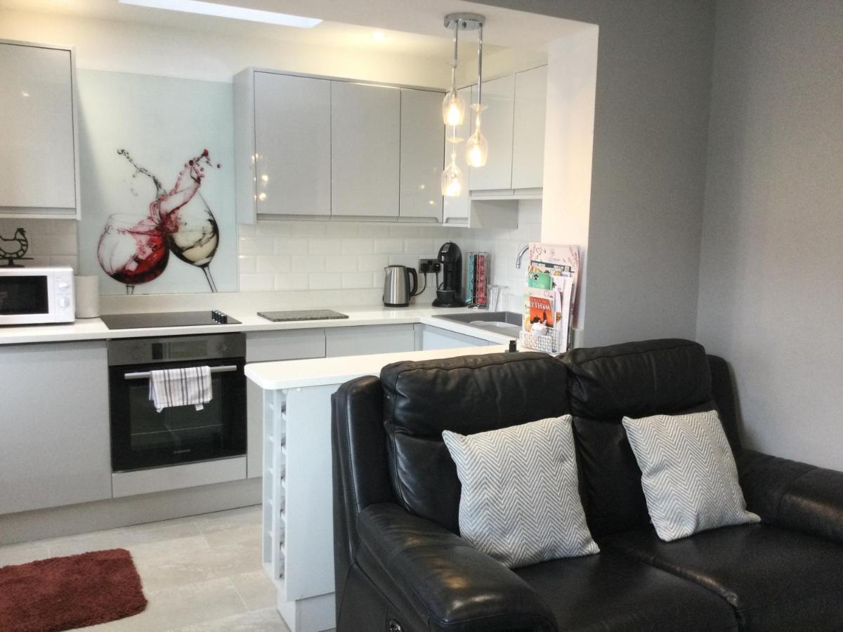 Leafy Lytham Central Lovely Ground Floor 1 Bedroom Apartment With Private Garden In Lytham Dog Friendly Lytham St Annes Extérieur photo